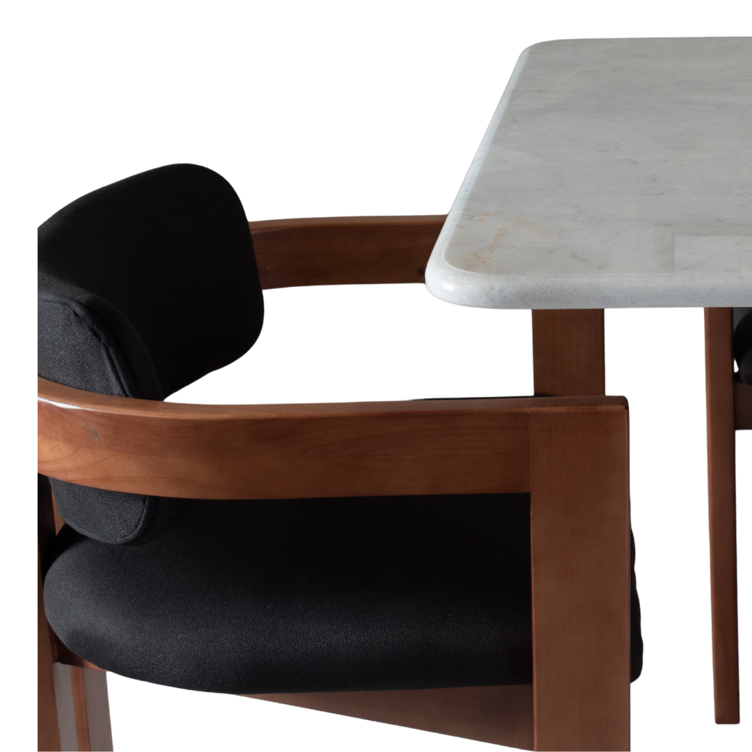Mesa de mármol con sillas