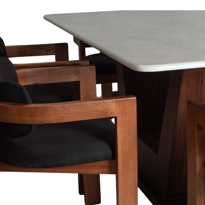 Mesa de mármol con sillas